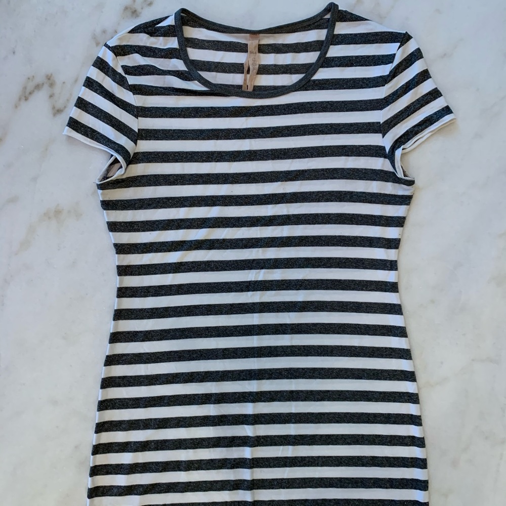 Saks Fifth Avenue B44 Core Women’s Slim Fit Tee Lg